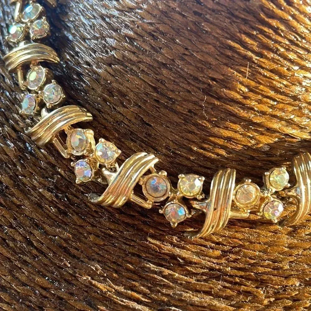 Vintage Aurora Borealis Crystal Gold Tone Necklace